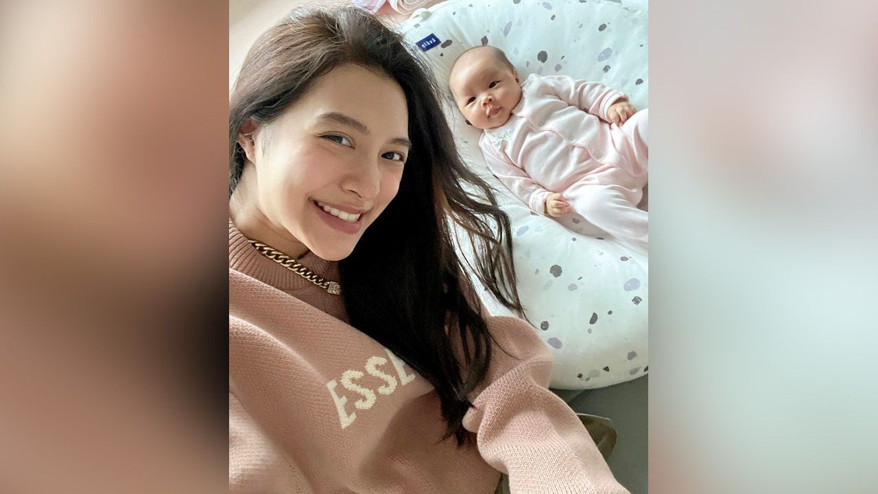 ชีวิตแฮปปี้คุณแม่คนสวย มิว-นิษฐา ถ่ายรูปคู่ “น้องมาริน” ลูกสาว แซวบางทีก็รู้สึกเหมือนคุณสามี เซนต์-ธราภุช กำลังมองอยู่ สำเนาถูกต้องขนาดนี้แม่ยอมแพ้.