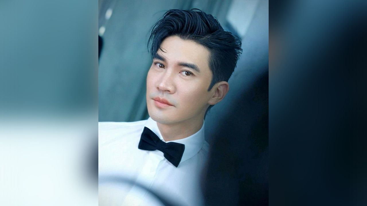 หล่อเกินต้าน หน่อย-บุษกร โพสต์ภาพคุณสา เคน-ธีรเดช หล่อละมุนกระชากวัยชวนเคลิ้มเมกอัป โดยน้องฉัตร แคปชัน “เห็นรูปแล้วอยากไปนอน” สาวๆกรี๊ดสลบอยากสิงร่าง หน่อย!