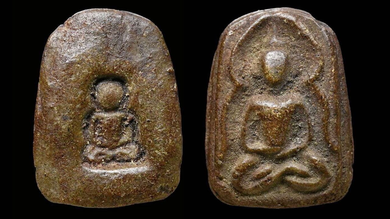 พระพิมพ์สมาธิซุ้มเว้า เนื้อผงยาวาสนาจินดามณี หลวงปู่บุญ วัดกลางบางแก้ว ของ อิทธิ ชวลิตธำรง.