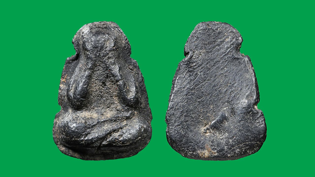 พระปิดตา พิมพ์ข้าวตอกแตก เนื้อผงใบลาน หลวงปู่เอี่ยม วัดหนังฯ ของ กฤษฏ์ คงวุฒิปัญญา.