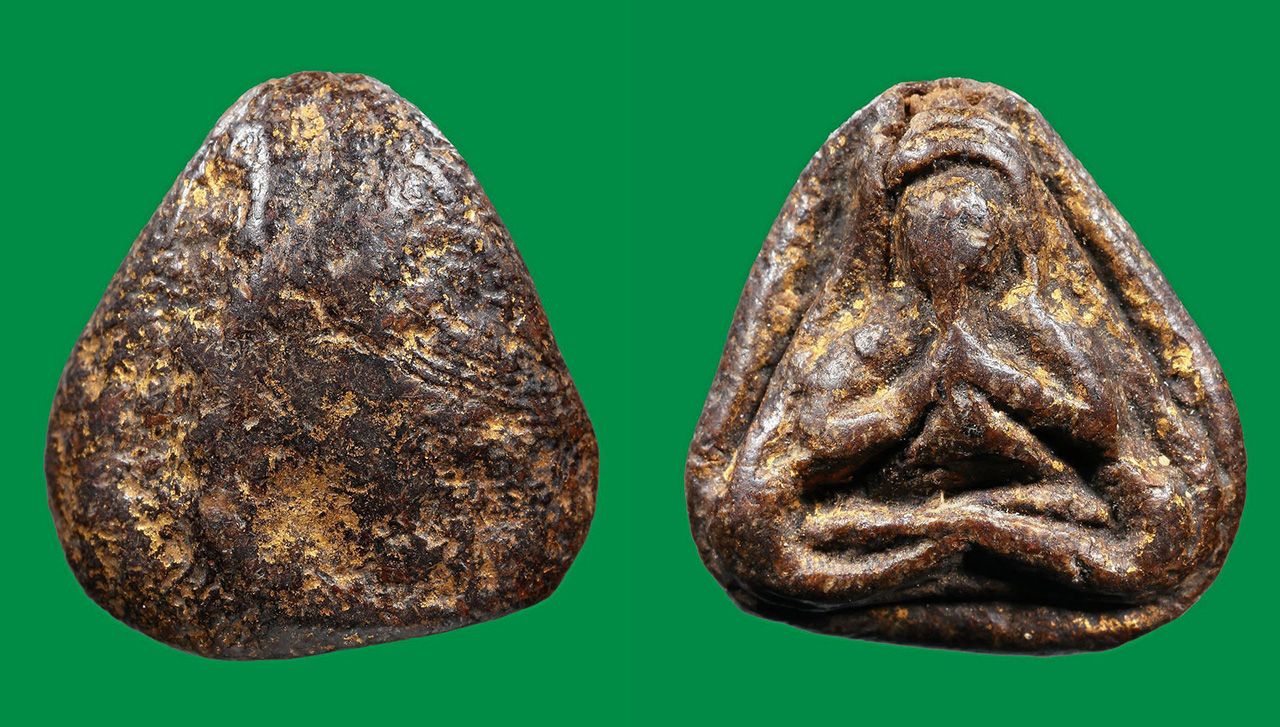 พระปิดตา เนื้อผงคลุกรัก หลวงปู่แย้ม วัดด่านสำโรง ของกฤษฎ์ คงวุฒิปัญญา.