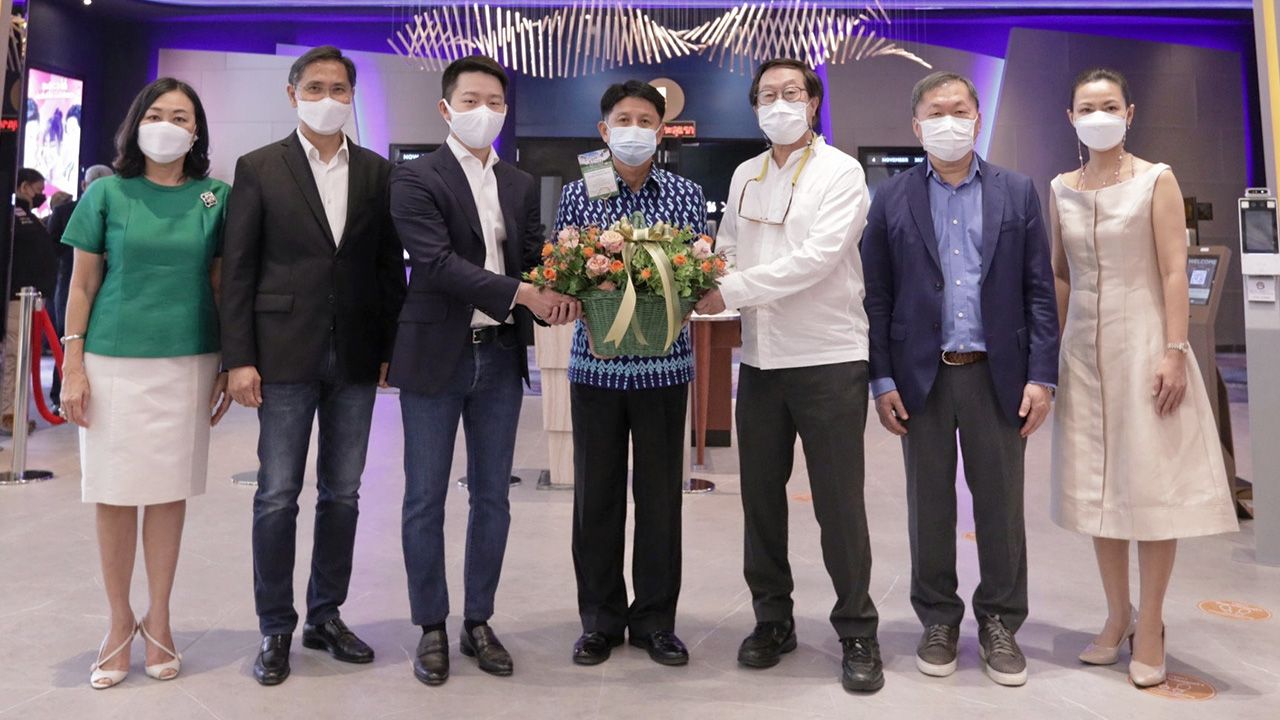 ตามไปดู วิศรุต พูลวรลักษณ์ จัดงานเปิด “ศรีราชา ซีนีเพล็กซ์” โรงภาพยนตร์ระดับเวิลด์คลาส โดยมี ภัครธรณ์ เทียนไชย, สุทธิธรรม จิราธิวัฒน์, วัลยา จิราธิวัฒน์, สุทธิภัค จิราธิวัฒน์ และ ปรีชา เอกคุณากูล มาร่วมงานด้วย ที่ศูนย์การค้าเซ็นทรัล ศรีราชา จ.ชลบุรี วันก่อน.