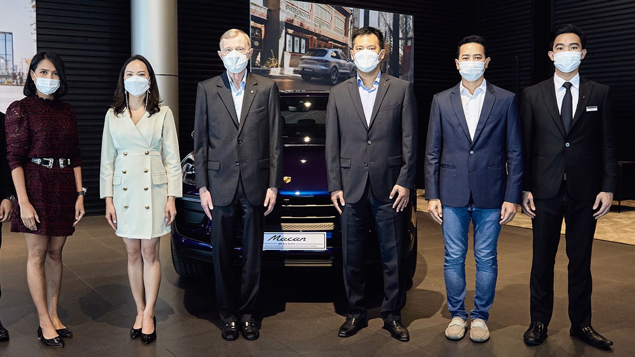 ใหม่ล่าสุด ปีเตอร์ โรห์เวอร์ จัดงาน “The Exclusive Media Sneak Preview of The new Macan” เพื่อเตรียมเผยโฉมยนตรกรรมสปอร์ตคอมแพค SUV มาคันน์ ใหม่ โดยมี ปวราภาดุพัสกูล, ธนบดี กุลทล และ อริย์ธัช เฉลิมพงศ์ มาร่วมงานด้วย ที่โชว์รูมปอร์เช่ ดอนเมือง วันก่อน.