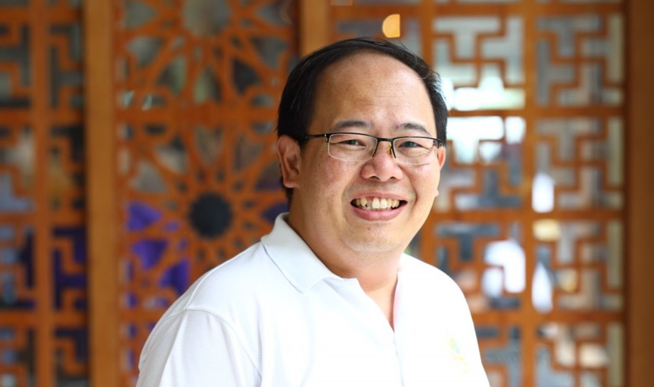 รศ.ดร.ยุทธพร อิสรชัย