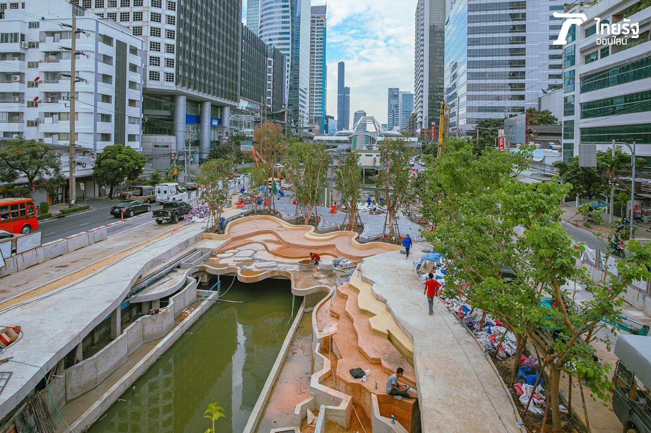 คลองช่องนนทรีที่ถูกปรับภูมิทัศน์ใหม่เพื่อเตรียมตัวเปิดในปลายเดือนธันวาคมนี้