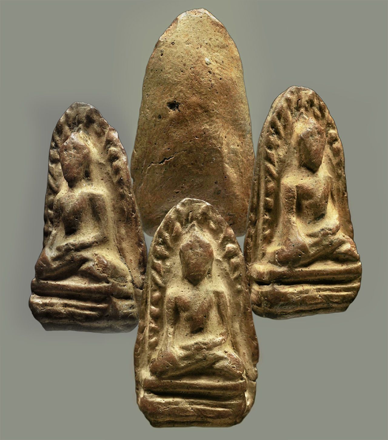 พระรอด พิมพ์ใหญ่ วัดมหาวัน ลำพูน ของ โจ๊ก ลำพูน.