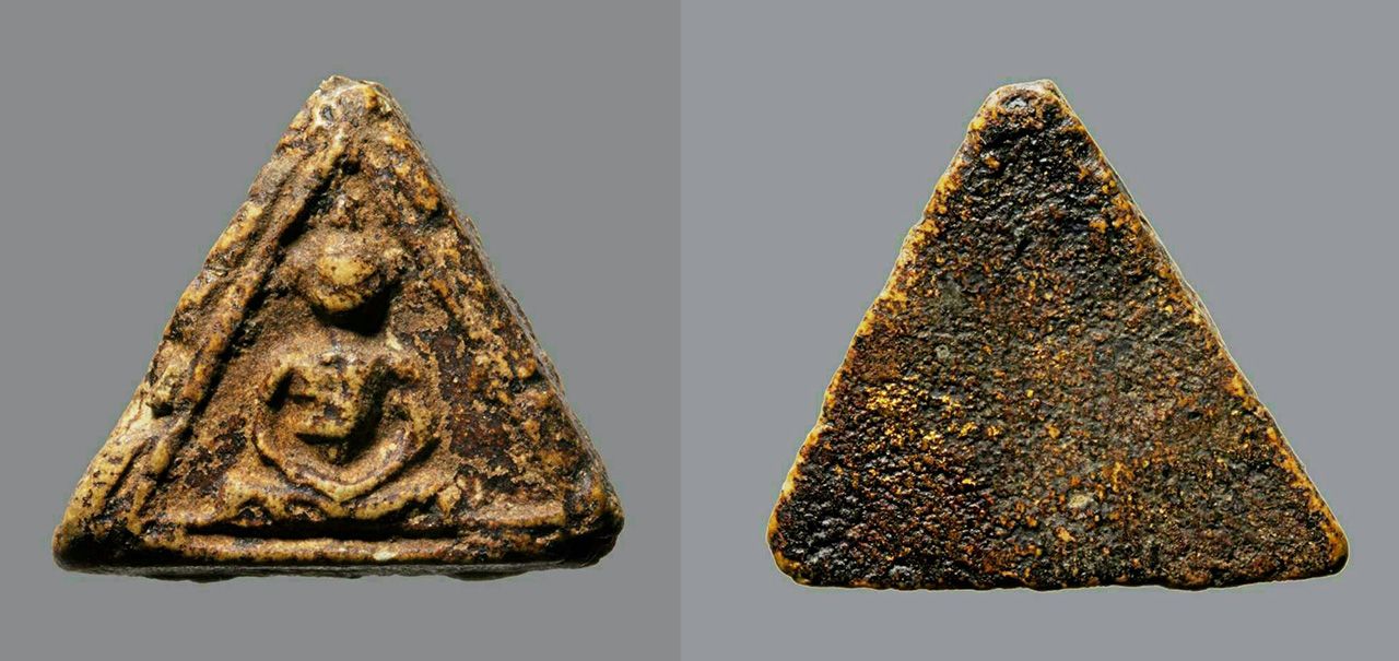 พระสมเด็จบางขุนพรหม กรุเจดีย์เล็ก พิมพ์สาม เหลี่ยมหน้าหมอน วัดใหม่อมตรส ของเก่ง ท่าพระจันทร์.