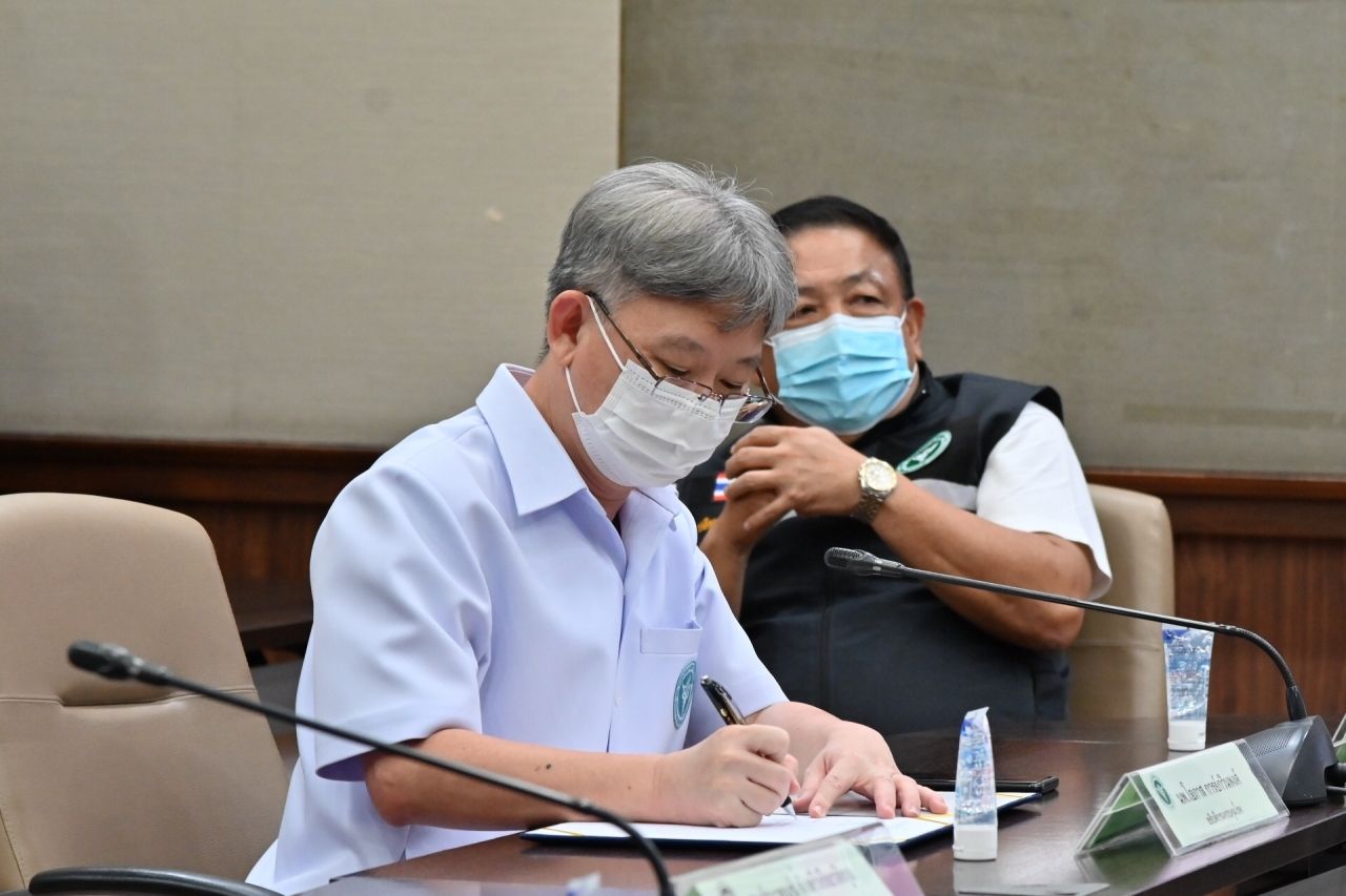 นพ.โอภาส การย์กวินพงศ์ อธิบดีกรมควบคุมโรค