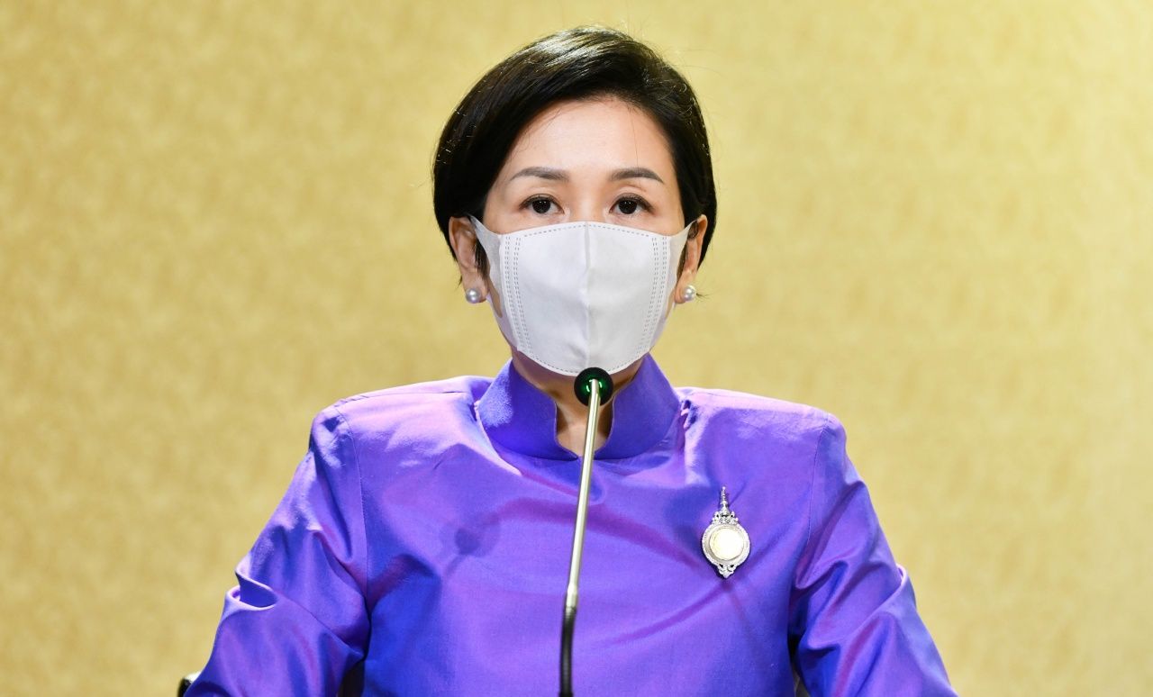 รัชดา ธนาดิเรก รองโฆษกรัฐบาล