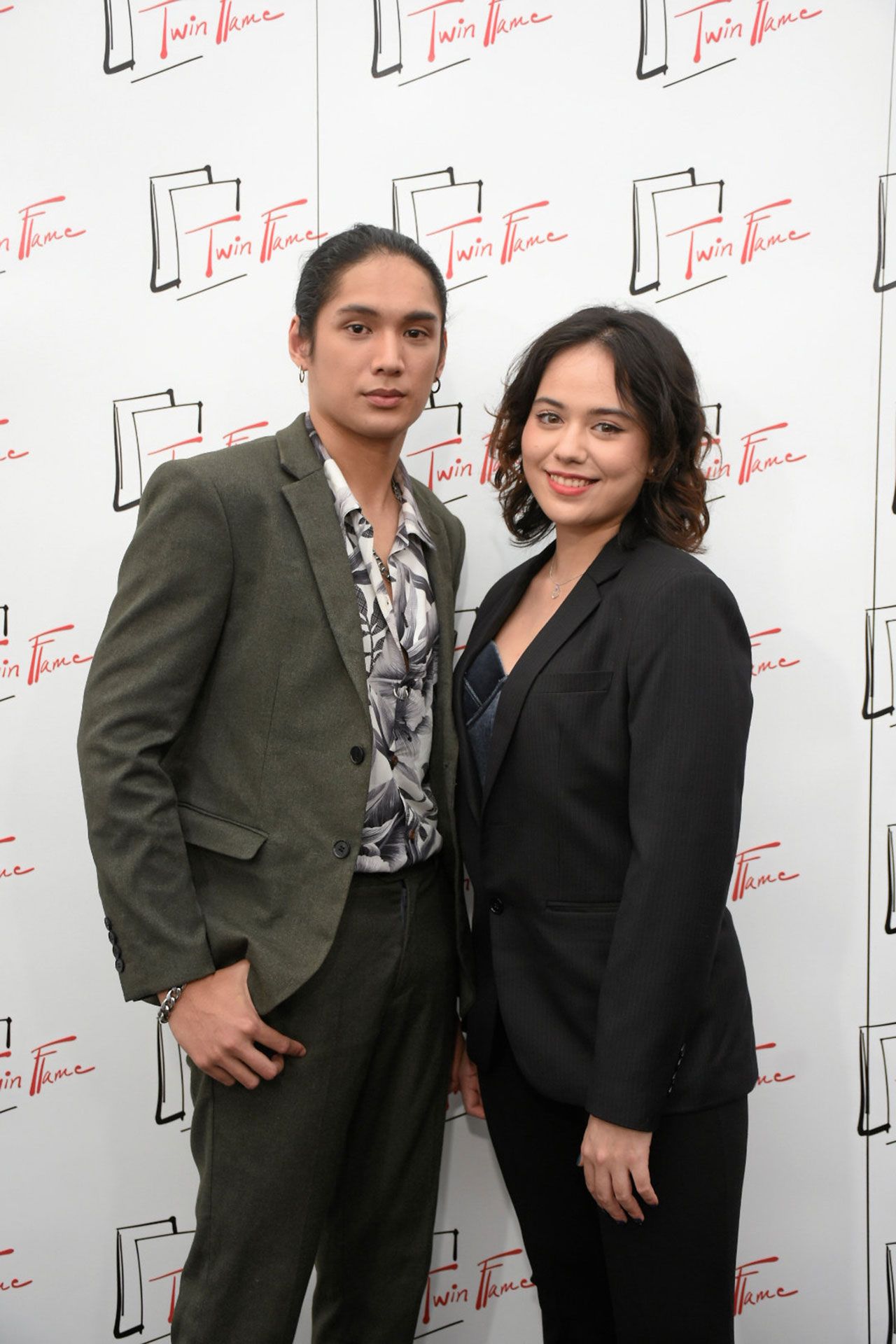 พระนาง “แด่คุณพ่อด้วยแข้งขวา”