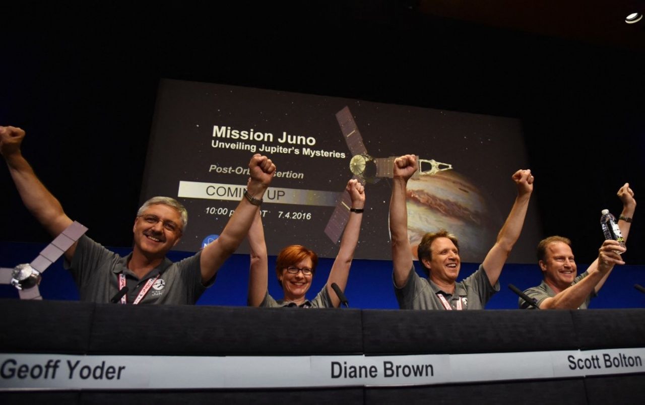 นาทีสุดดีใจ ยานอวกาศจูโนถึงดาวพฤหัสฯเมื่อก.ค.2559