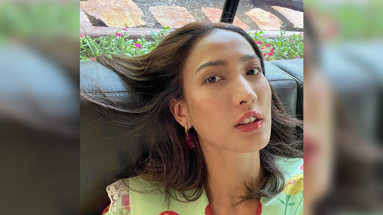 ฉายา “เจ้าแม่นาคี วีรสตรีต้านโควิด” ไม่ได้มาเล่นๆ  เมื่อผลตรวจหลังสุดของ แต้ว-ณฐพร ออกมาเป็นลบไม่พบเชื้อ!...ก็หวังว่าอีกหนึ่งฉายา “เจ้าหญิงแห่งการกักตัว” จะไม่ทำให้มีรอบ 5 นะจ๊ะ.