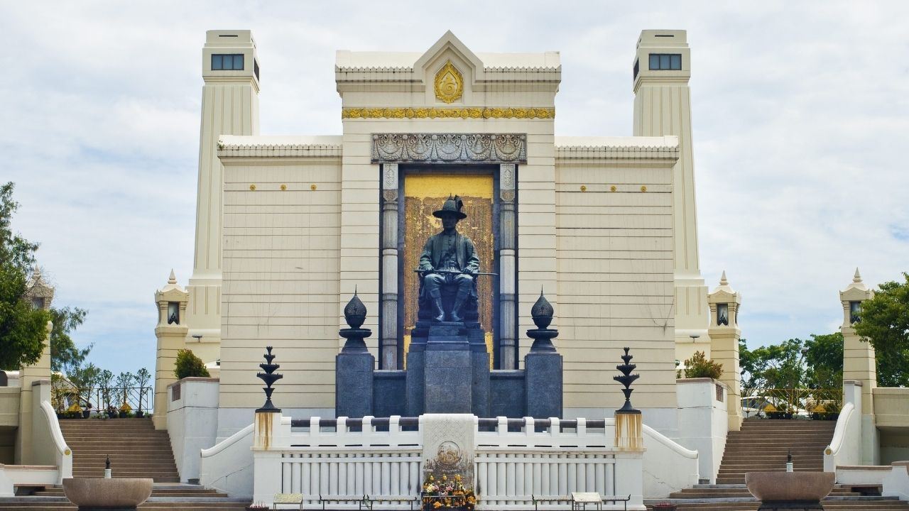 พระบรมราชานุสาวรีย์พระบาทสมเด็จพระพุทธยอดฟ้าจุฬาโลก ภาพจากการท่องเที่ยวแห่งประเทศไทย