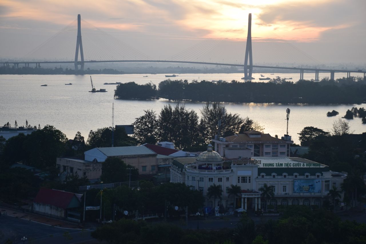 แม่น้ำโขงในปี 2016 ภาพจากเมืองเกิ่นเทอ ซึ่งอยู่บริเวณดินดอนสามเหลี่ยมปากแม่น้ำโขง