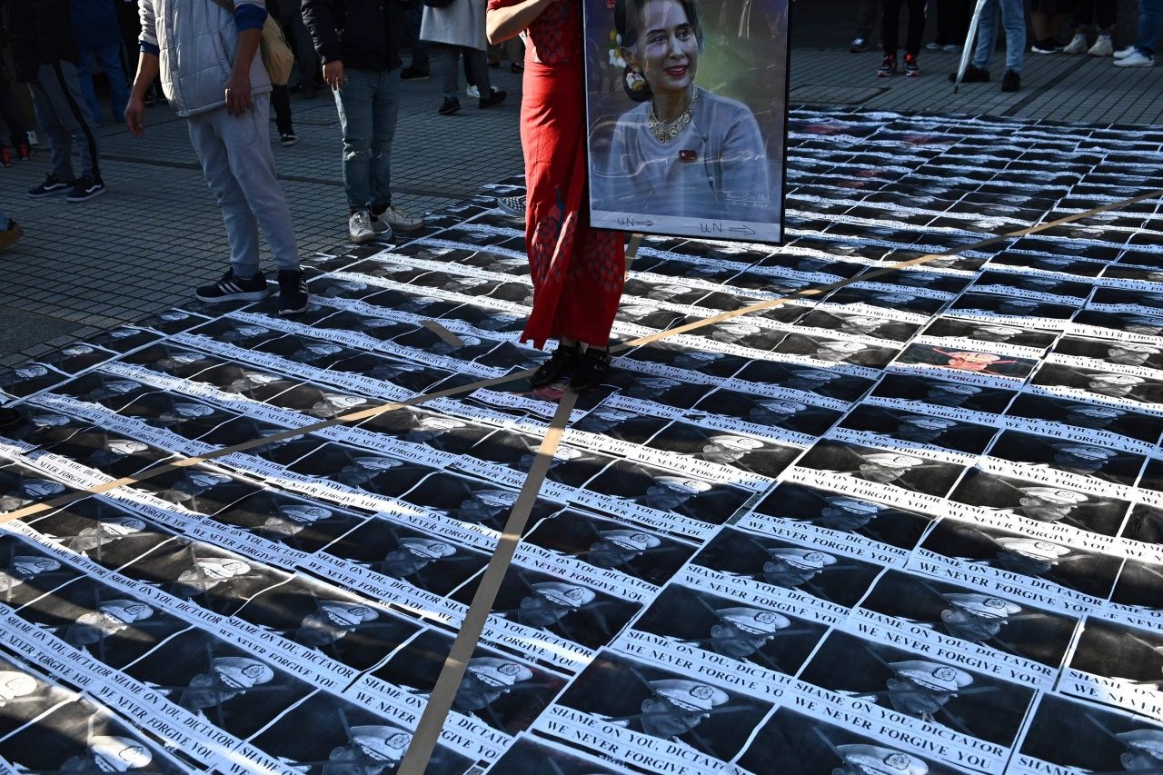 ชาวพม่าในกรุงโตเกียว รวมตัวประท้วงต่อต้านกองทัพก่อรัฐประหาร และจับกุมนางออง ซาน ซูจี เมื่อ 1ก.พ.64 