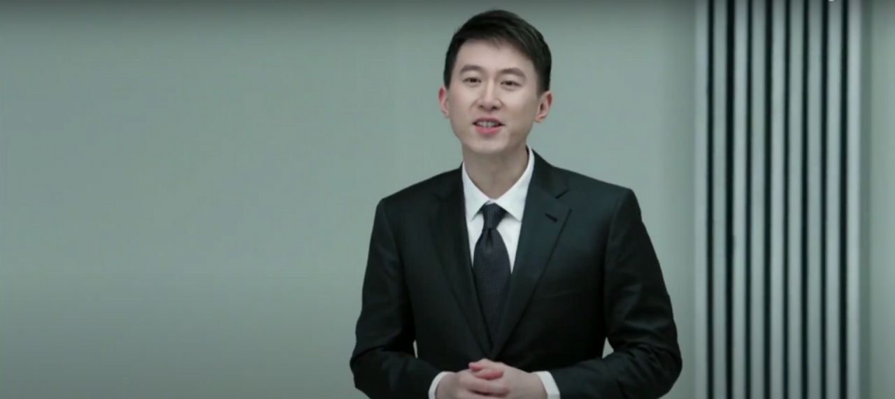 Shou Zi Chew ประธานฝ่ายต่างประเทศของเสี่ยวหมี่