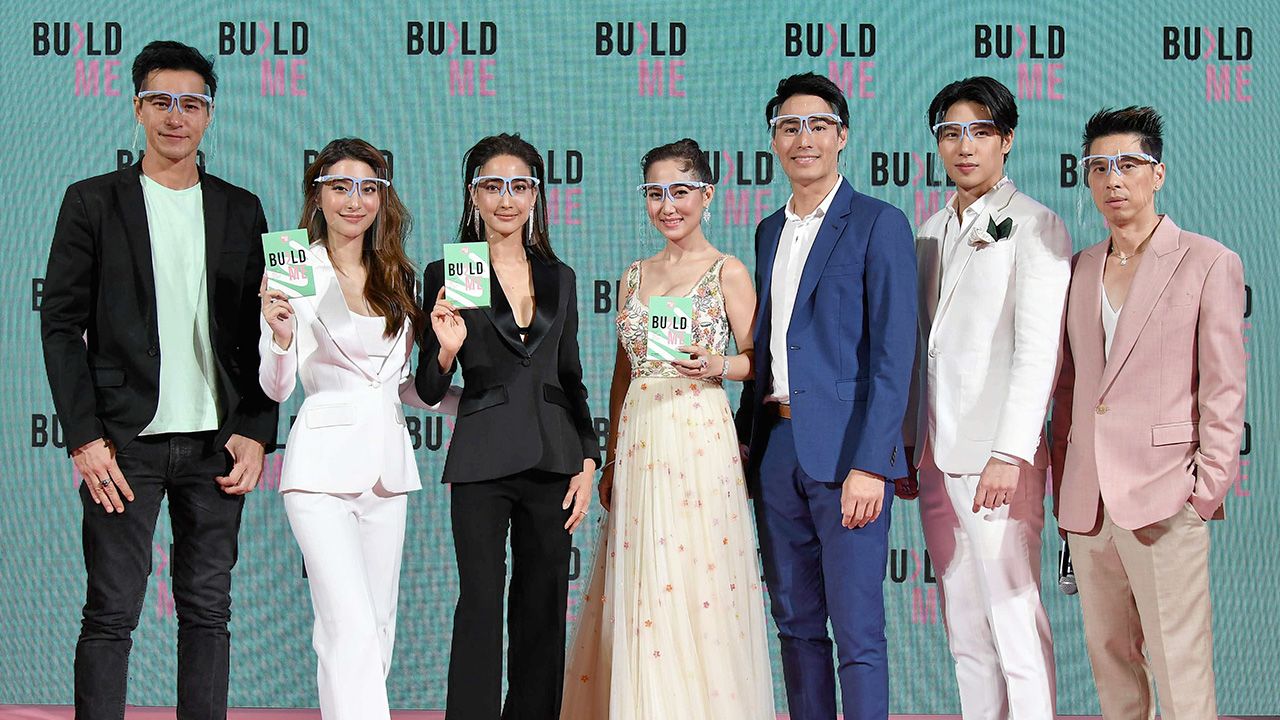 สวยเป๊ะ - 3 ตัวแม่หุ่นแซ่บ แต้ว-ณฐพร เตมีรักษ์, น้ำหวาน-พัสวี พยัคฆบุตร และมิว-นิษฐา จิรยั่งยืน จับมือร่วมเปิดบิ๊กโปรเจกต์แห่งปี “BUILD ME by LUCA’S BUILD” มี นาวิน ต้าร์, ปีเตอร์ คอร์ปฯ ร่วมแสดงความยินดี ณ แกลเลอรี ชั้น M ศูนย์การค้าเอ็มโพเรียม วันก่อน.