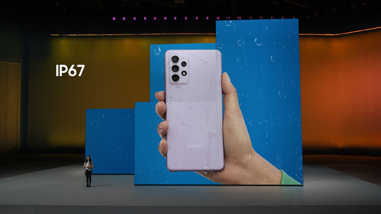 A52 และ A72 กันน้ำ-กันฝุ่น มาตรฐาน IP67