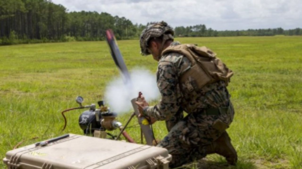 โดรนกามิกาเซ 'Switchblade' (ภาพจาก twitter csis)