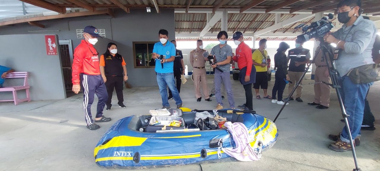 เรือยางลำน้อย แต่หัวใจรักเกินร้อย 