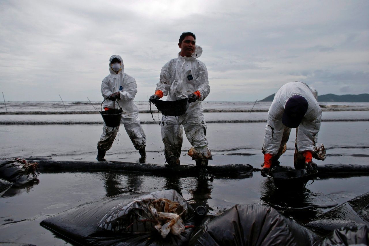 เหตุการณ์น้ำมันรั่ว ปี 2556