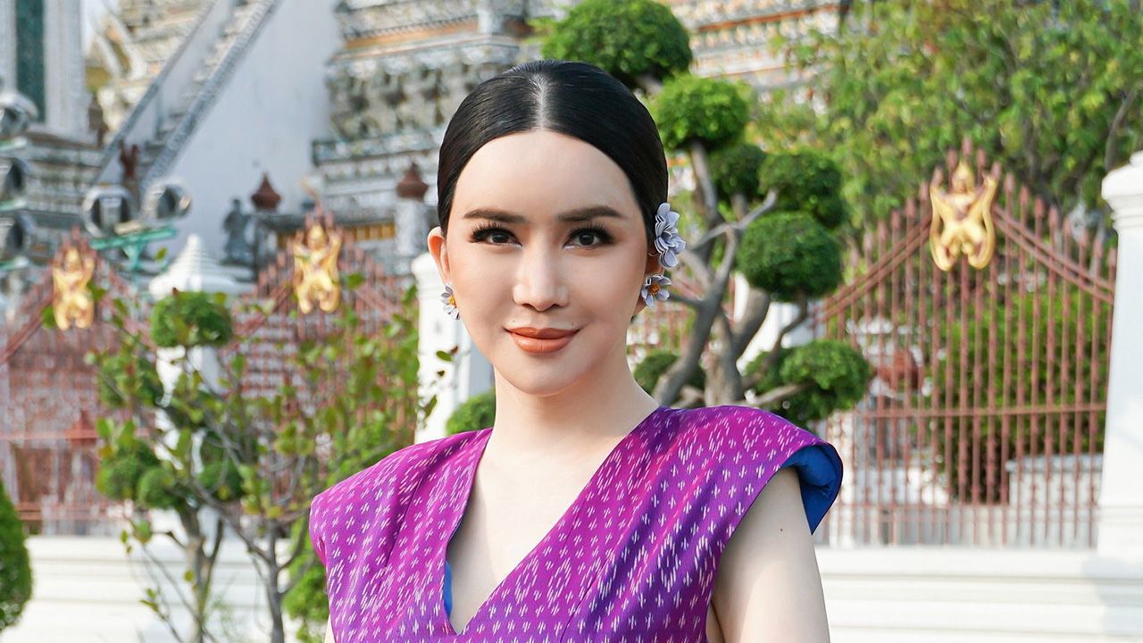 ทุ่มเทมากกับเรียลลิตี้ระดับโลก Pro ject Runway Thai land งานนี้ แอน-จักรพงษ์ บุกถึงวัดอรุณฯ และยังลงสปีดโบ๊ตไปถ่ายกลางแม่น้ำเจ้าพระยา เจอกัน พ.ค.นี้ ที่ช่อง JKN18.