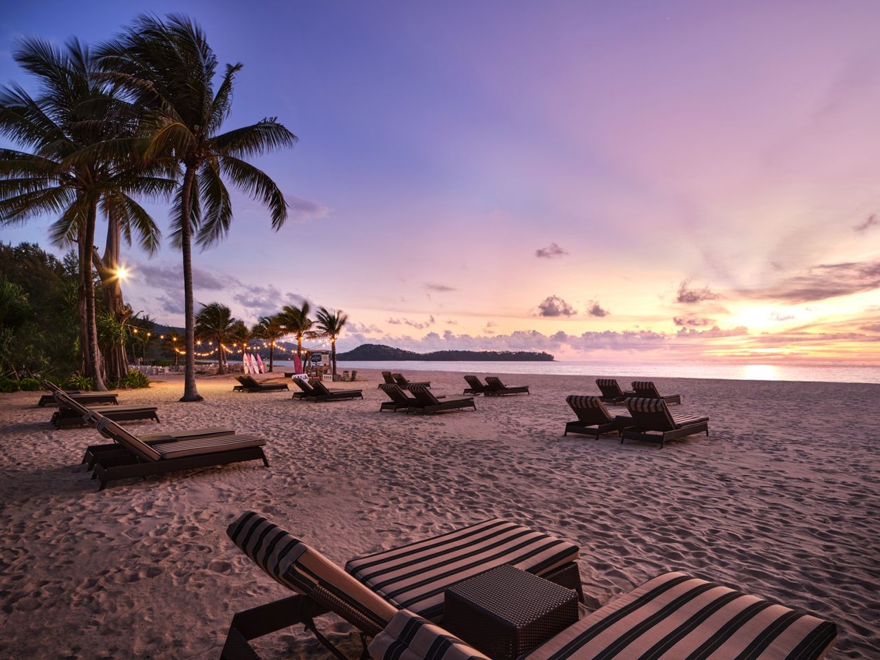 ชมบรรยากาศพระอาทิตย์ตก