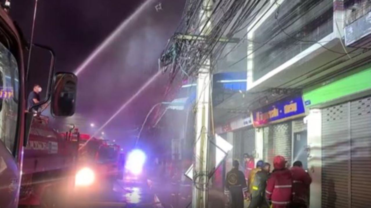 "ไฟมรณะ" เผาตึก 3 ชั้น เมียรอดหนีทัน-ผัวดับไหม้เกรียม เป็นศพสยอง