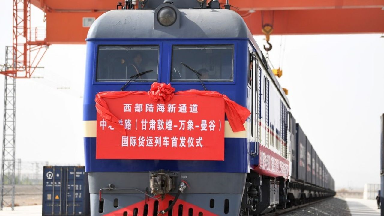 ‘กานซู่’ เดินรถไฟสินค้าบนทางม้าเหล็กจีน-ลาว ต่อรถสู่กรุงเทพฯ ใน 12 วัน