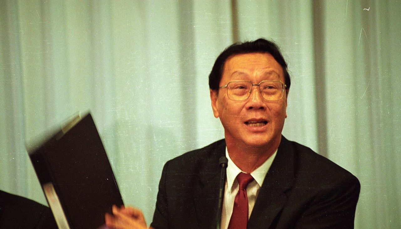  มงคล สิมะโรจน์