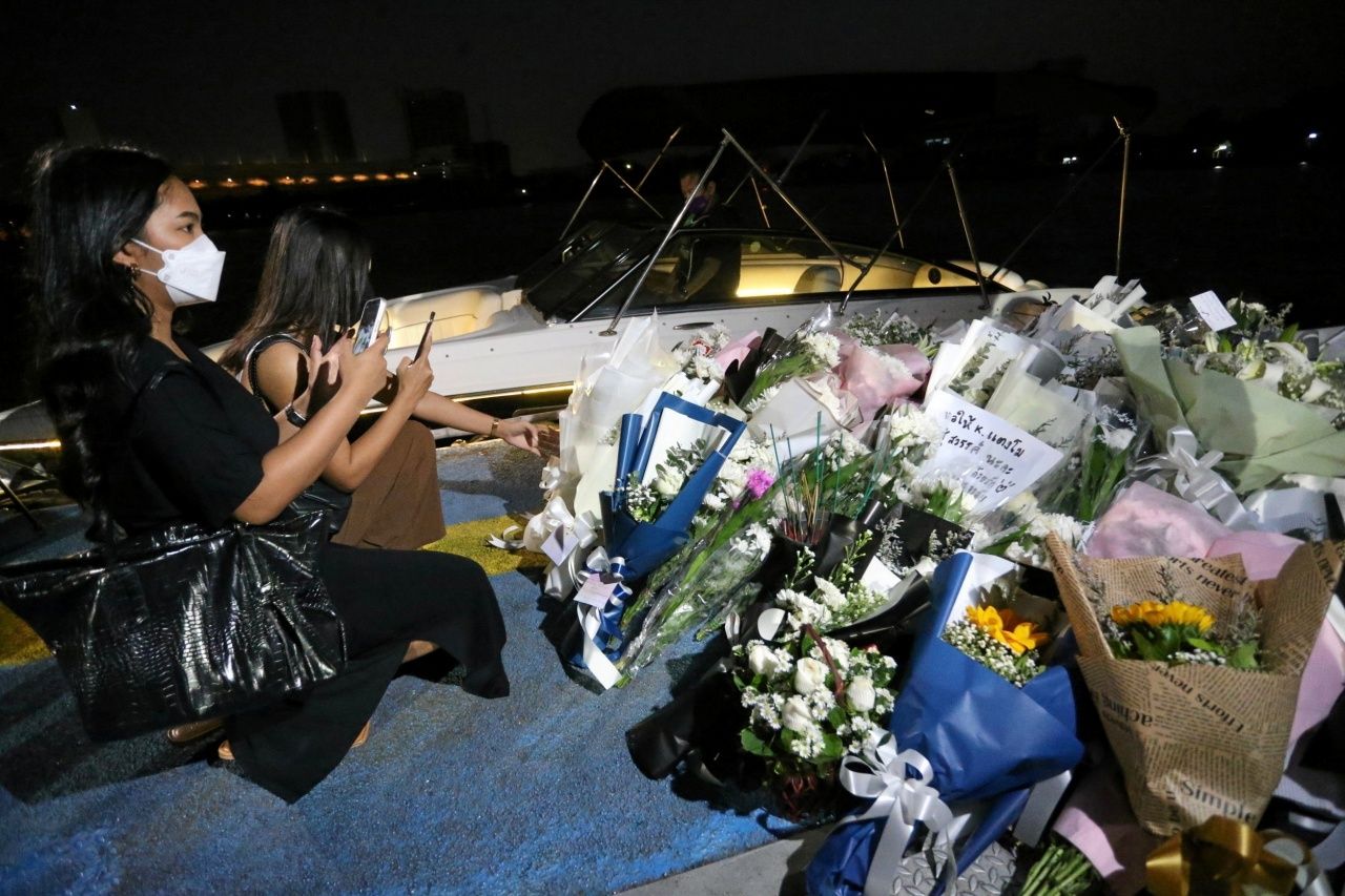 แฟนคลับ อาลัยแตงโม นิดา อย่างต่อเนื่อง