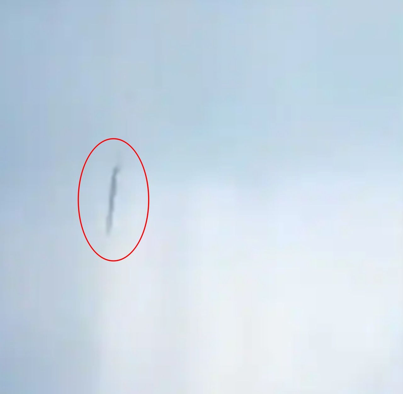 ภาพจากคลิปที่ถูกแชร์บนโลกโซเชียล นาทีเครื่องบินโบอิ้ง737 ของสายการบินไชน่า อีสเทิร์น แอร์ไลน์ ดิ่งตกโหม่งโลก 