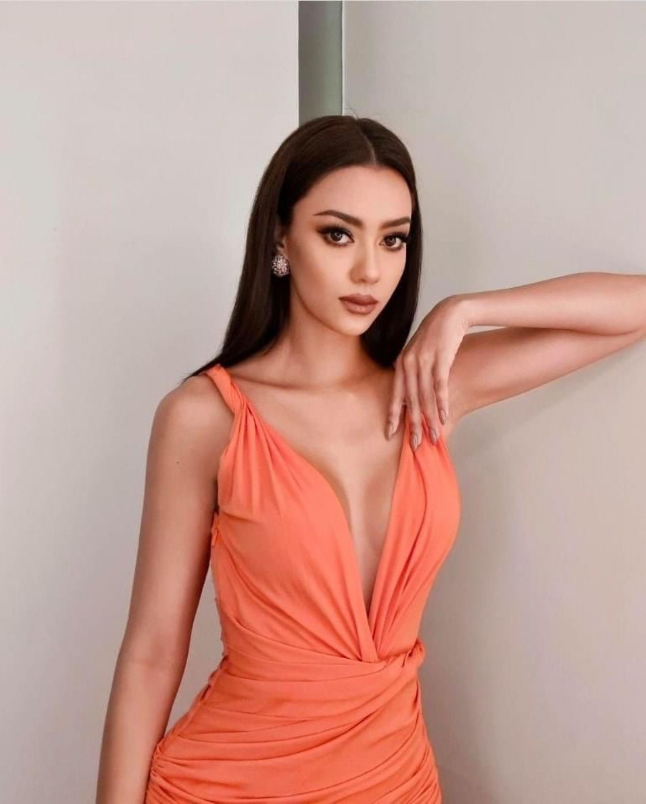 ด้า อแมนด้า ให้แคนดี้ ยืมชุดนี้ใส่ 