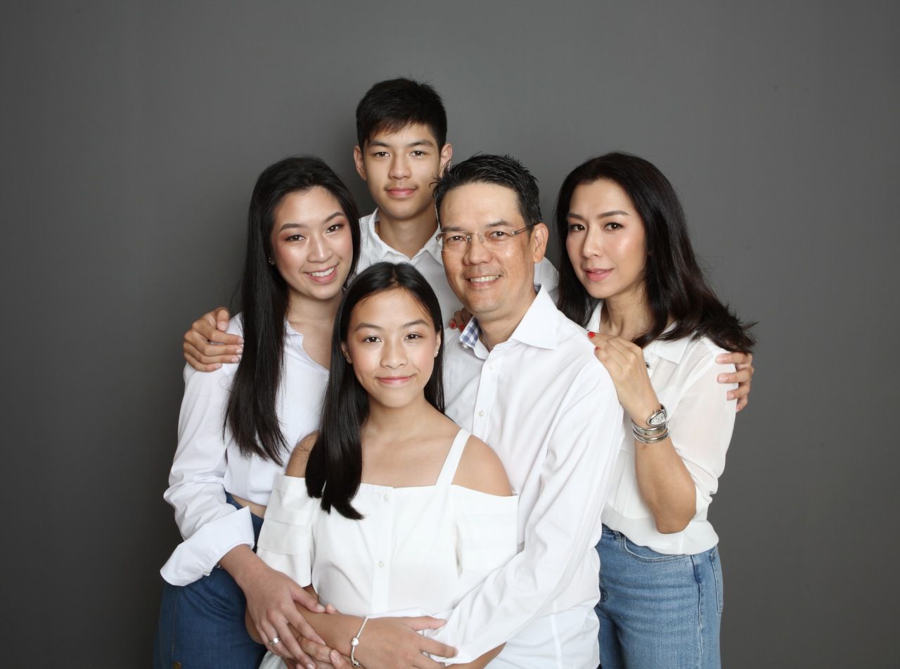 ครอบครัวอบอุ่น กิ๊ด ธีระเกียรติ - แพม ภาณุมาศ จิราธิวัฒน์ พร้อมลูกๆ ทั้งสามคน