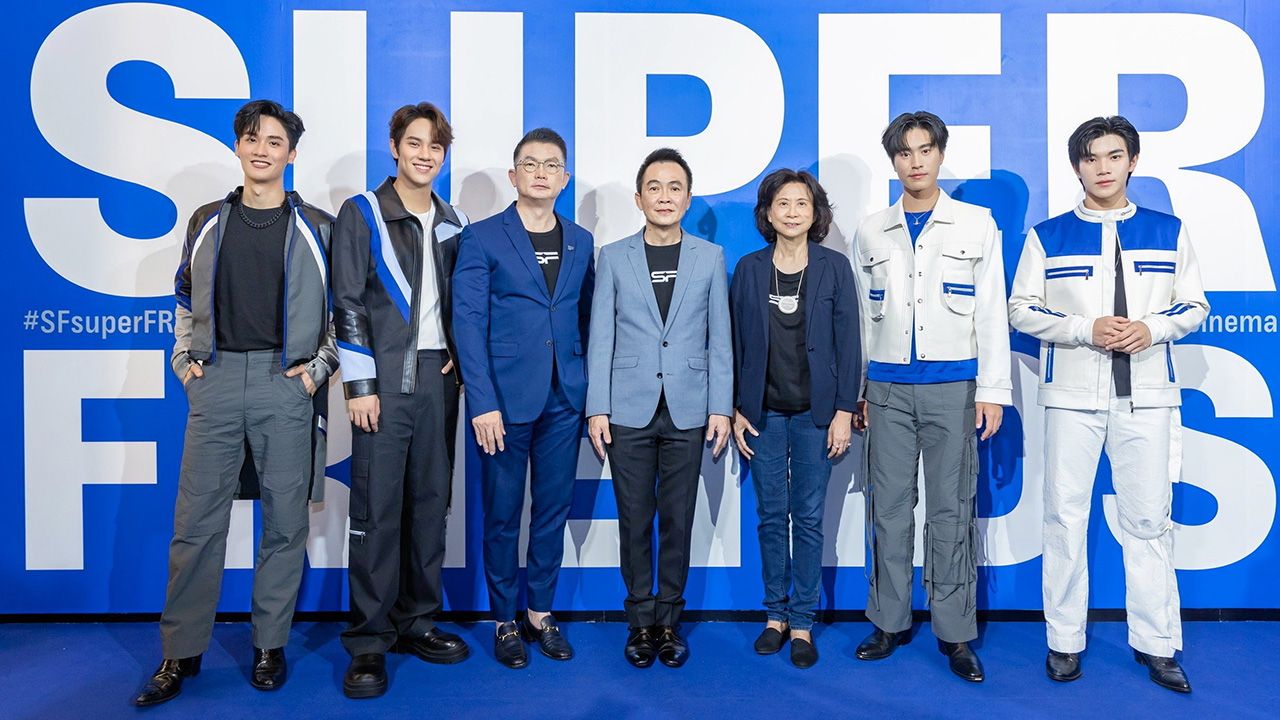 โฉมใหม่ - สุวัฒน์ ทองร่มโพธิ์, สุวิทย์ ทองร่มโพธิ์ และ สุวรรณี ชินเชี่ยวชาญ เปิดตัว SF+ บัตรสมาชิกโฉมใหม่ พร้อมแนะนำ FRIENDS OF SF ตะวัน วิหครัตน์, กรภัทร์ เกิดพันธุ์, นรวิชญ์ ฐิติเจริญรักษ์ และ ณัฐวรรธน์ จิโรชน์ธิกุล ที่เอส เอฟ เวิลด์ ซีเนม่า วันก่อน.
