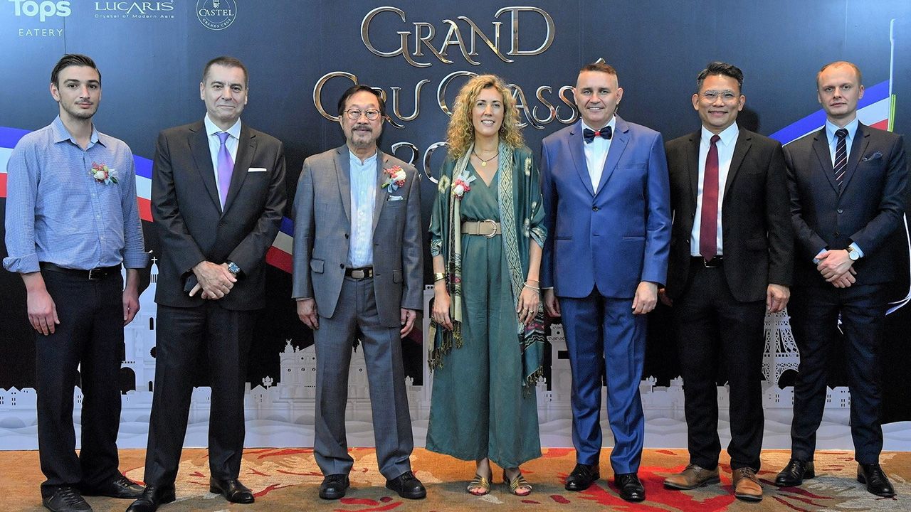 น่าดื่มมาก - สเตฟาน คูม จัดงาน “Grand Cru Classé 2023” คัดสรรสุดยอดไวน์เอกซ์คลูซีฟจาก 17 ชาโตว์แคว้นบอร์กโดซ์ ฝรั่งเศส มาให้ลิ้มลอง โดยมี สุทธิธรรม จิราธิวัฒน์, เอสเทลล์ เดวิด และ จักรกฤษณ์ จตุปัญญาโชติกุล มาร่วมงานด้วย ที่โรงแรมเซ็นทาราแกรนด์ เซ็นทรัลเวิลด์ วันก่อน.