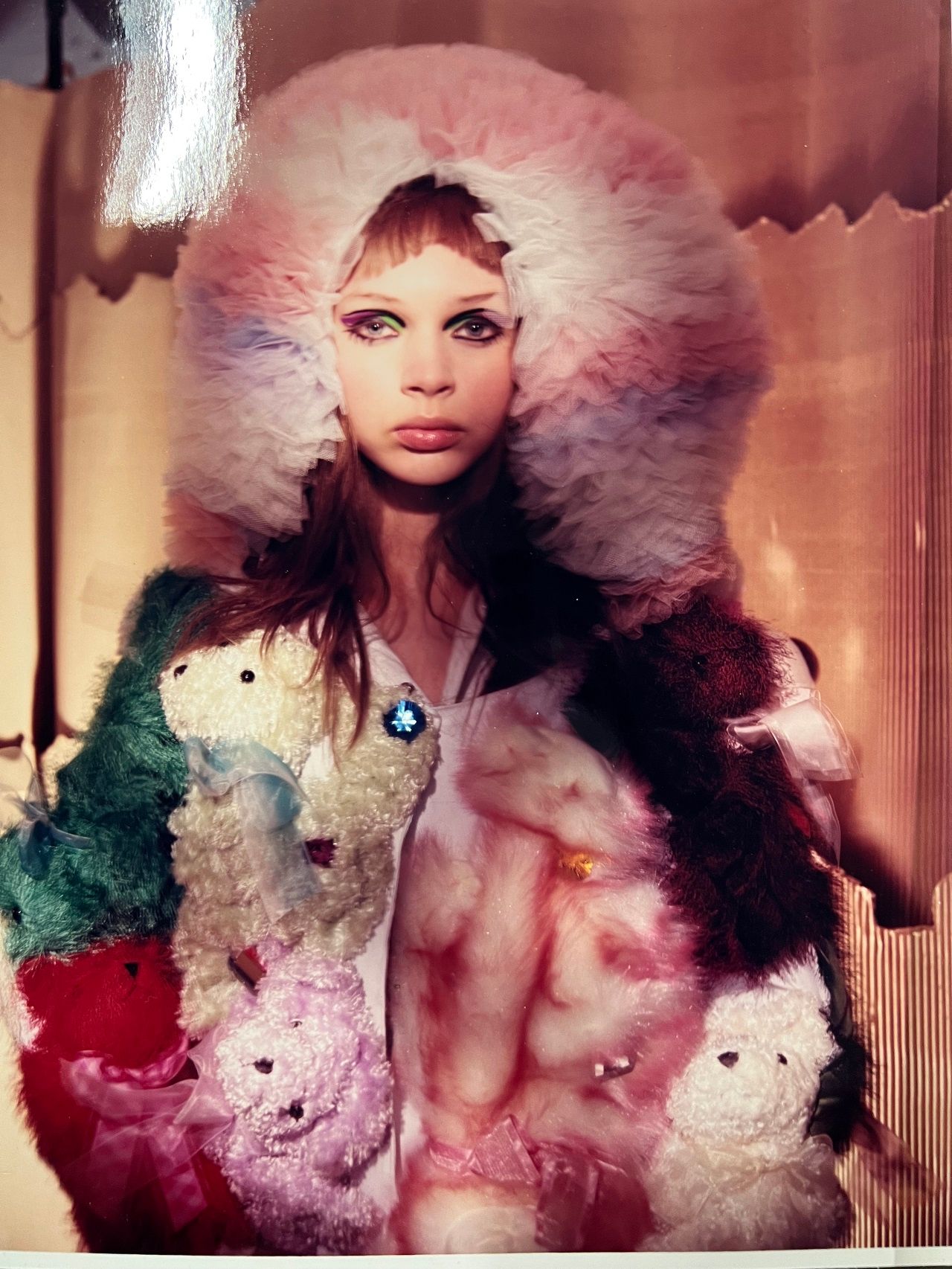 ชุดตุ๊กตาหมี ในคอนเซปต์ Imaginary Friends ที่ทำให้ดิษยาได้รับรางวัลชนะเลิศในการประกวด L’Oreal Professional Total Look Award จนสื่อที่ประเทศอังกฤษตั้งฉายาให้เธอว่า Teddy Bear Girl 