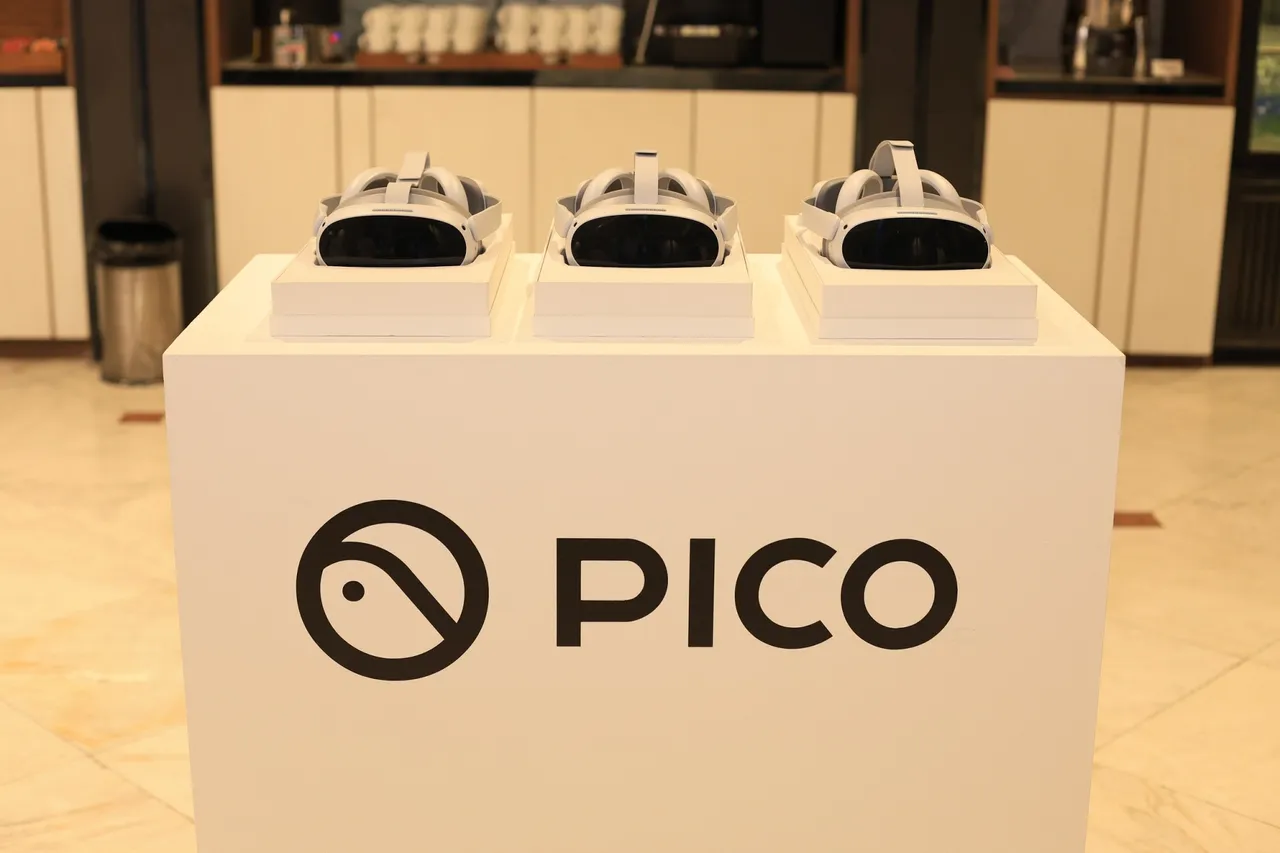 Pico 4