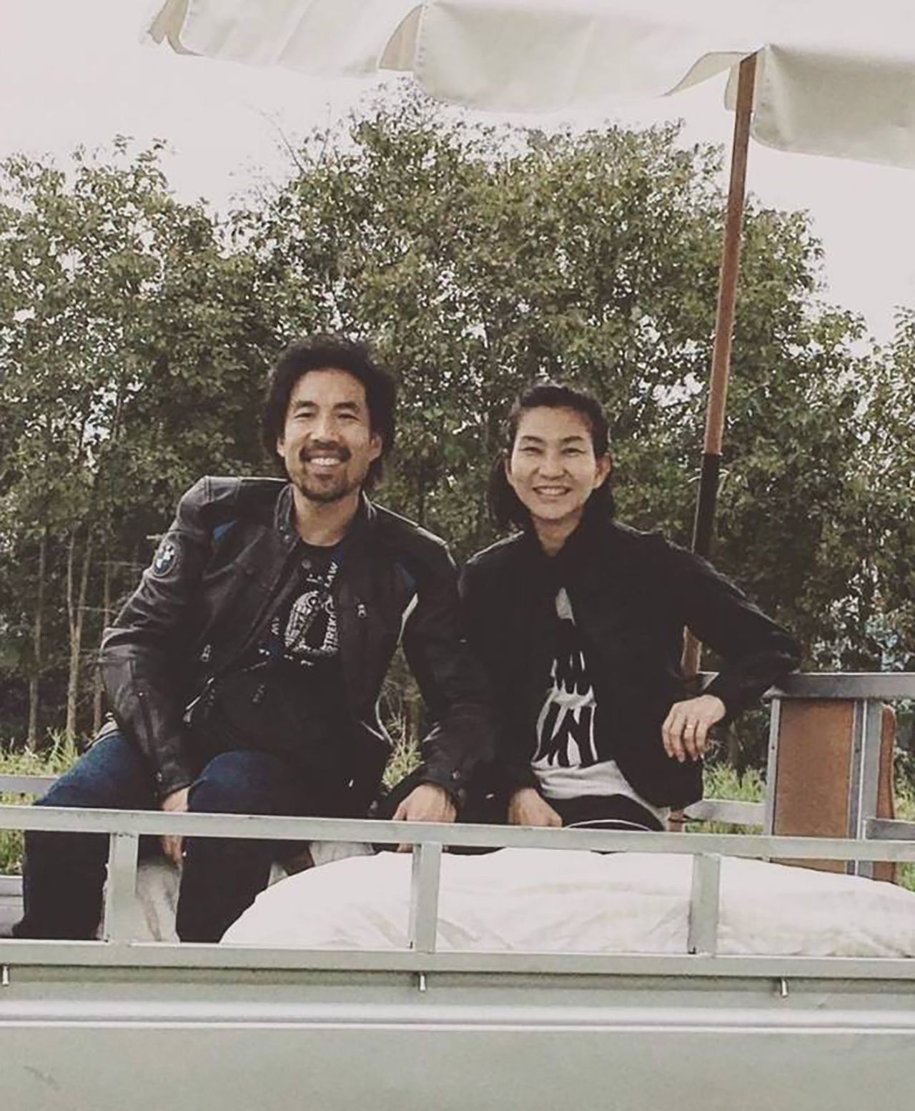 ปณิธิ และณัฐญา ชุณหสวัสดิกุล เมื่อครั้งไปเที่ยว และเจอที่ดินที่ชอบ ใน จ.เชียงใหม่ เมื่อปี 2017