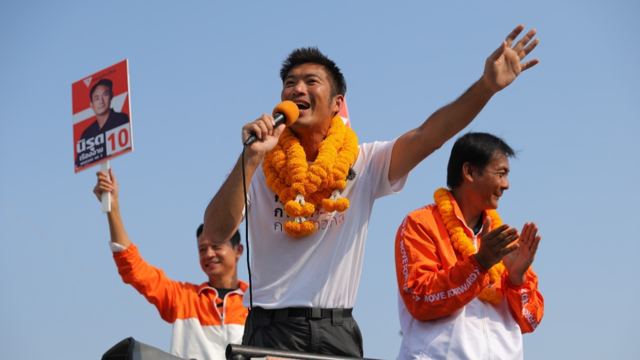 เลือกตั้ง 66 : “ธนาธร” ยันก้าวไกลปราบระบบตั๋ว ยกเครื่องปฏิรูปตำรวจ