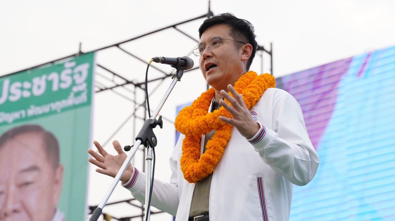 นายชัยวุฒิ ธนาคมานุสรณ์ รองหัวหน้าพรรคพลังประชารัฐ ลงพื้นที่เปิดเวทีปราศรัย อ.เมือง จ.ตาก