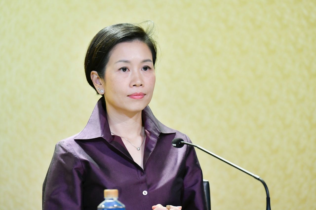 รัชดา ธนาดิเรก