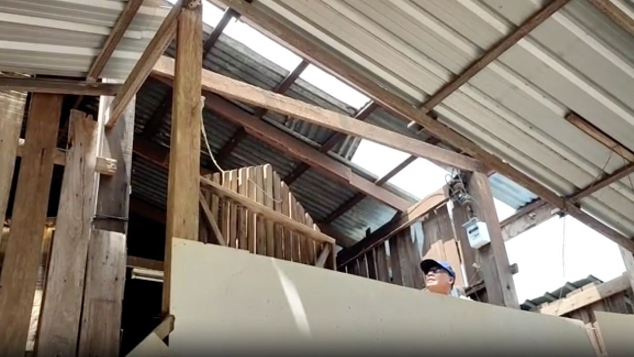 ยายเล่า นาทีพายุฤดูร้อนซัดบ้านพัง ท่องพุทโธ นะโม สังโฆ ยังเอาไม่อยู่