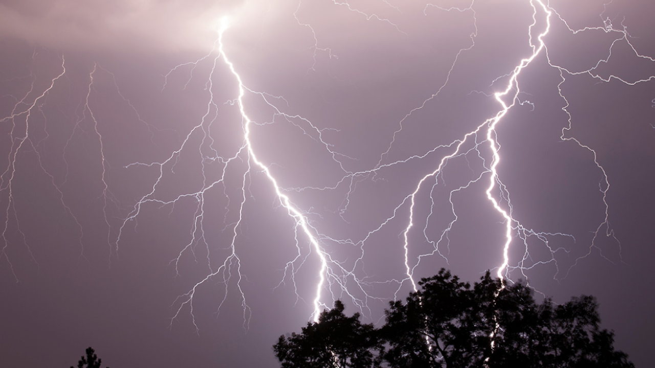 สภาพอากาศวันนี้ ตอนบนร้อนจัด เตือน 27 จังหวัด ระวังพายุฤดูร้อน