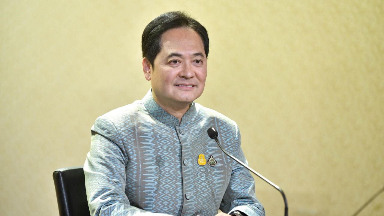 อนุชา บูรพชัยศรี