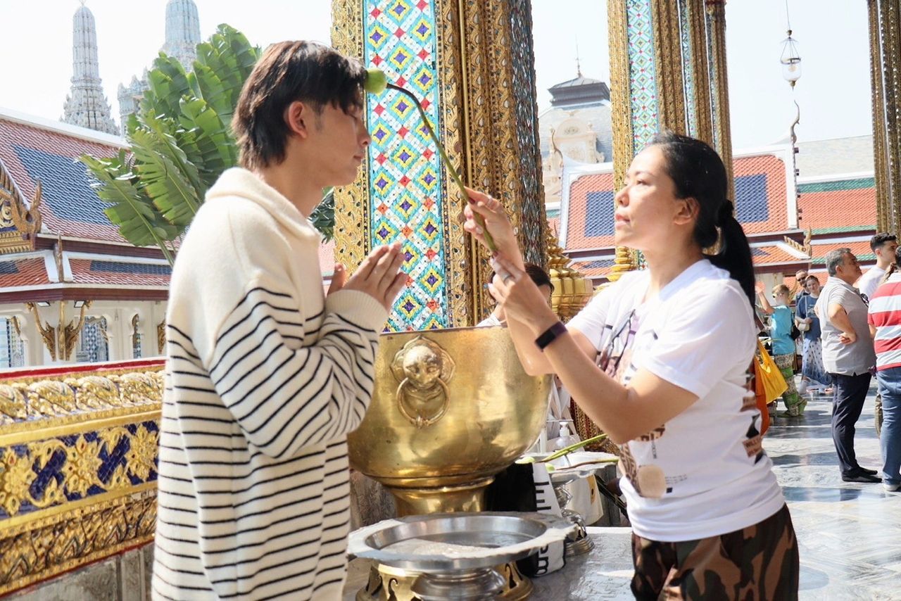 คุณแม่ให้พร “โดม”
