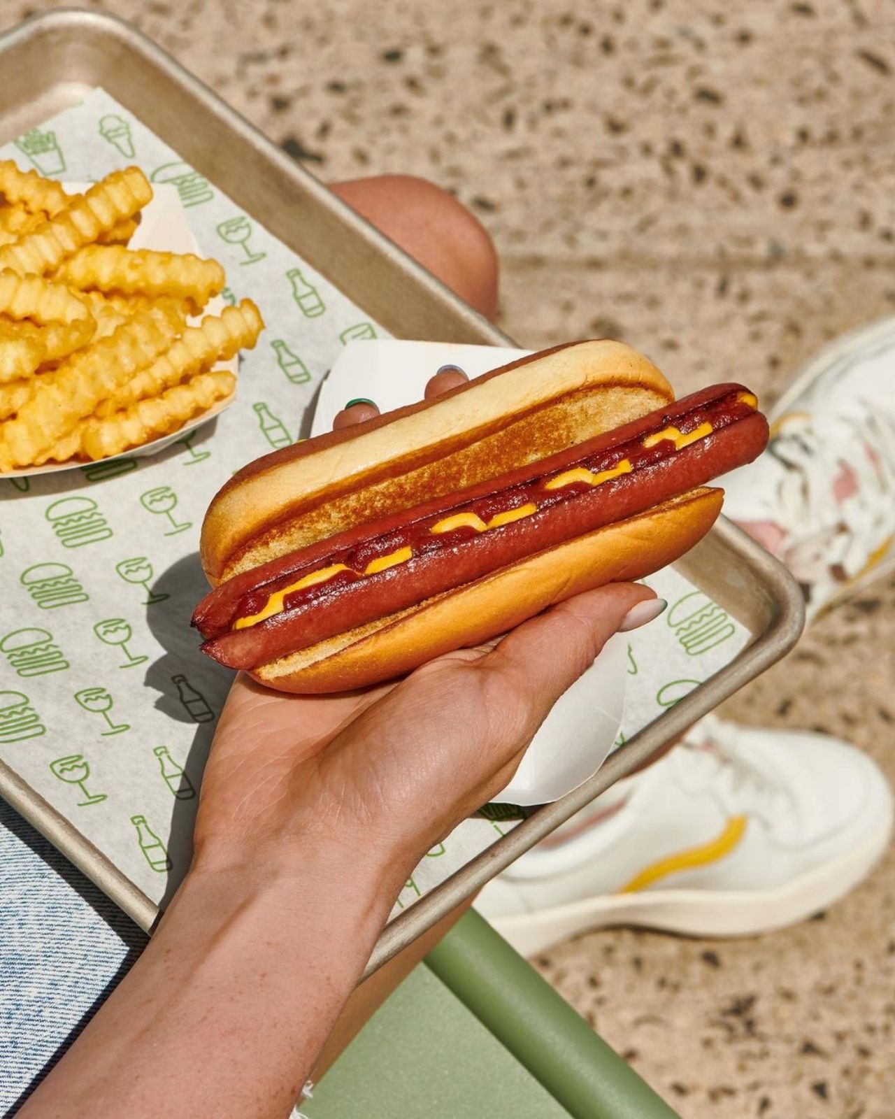 จุดเริ่มต้นของ Shake Shack คือร้านขายฮอตด็อก ที่ปัจจุบันมีเมนูสุดฮอตเป็นเบอร์เกอร์