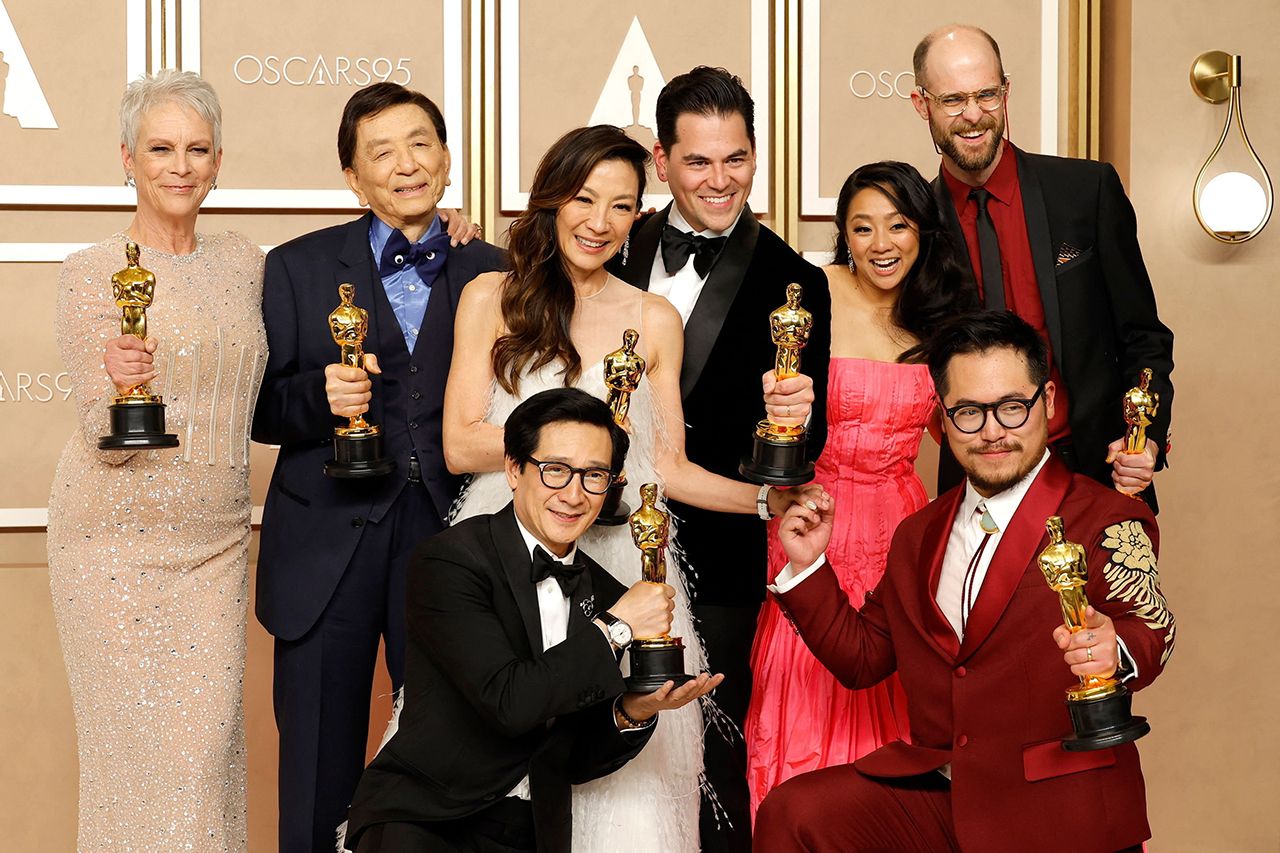 7 รางวัล Everything Everywhere All at Once