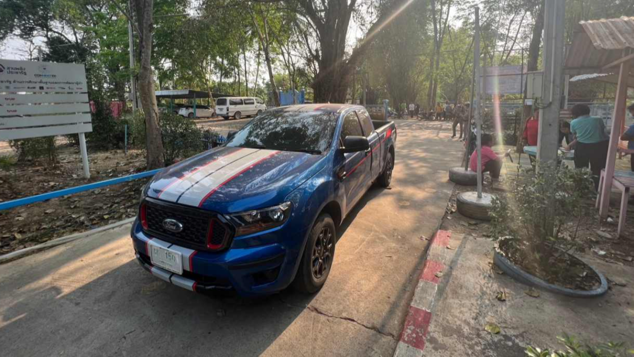 สลด ครูสาวขับรถชนนักเรียน 8 ขวบล้ม ถอยหลังทับดับคาโรงเรียน
