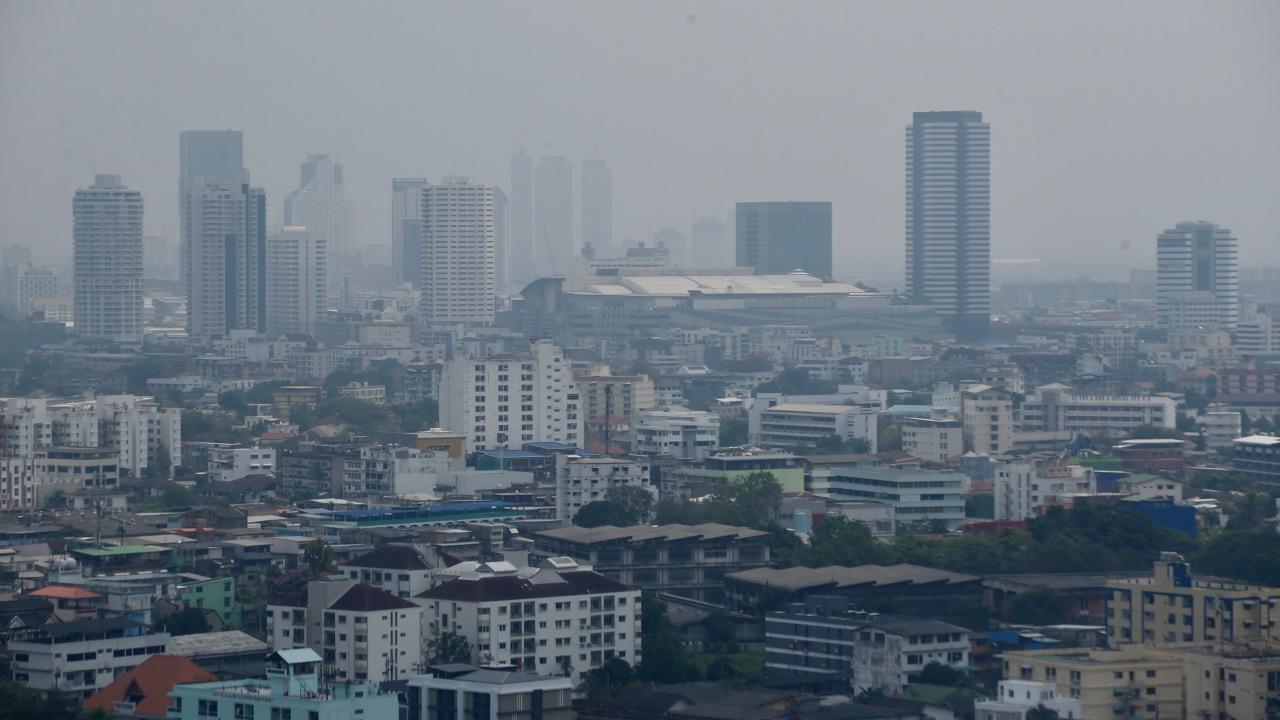 เริ่มมีผลกระทบต่อสุขภาพ เช้านี้ค่าฝุ่น PM 2.5 พุ่งเกินมาตรฐาน 43 พื้นที่